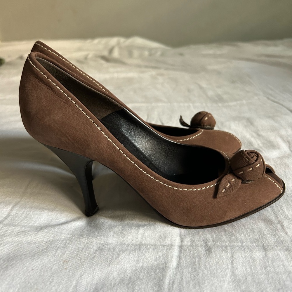 🤎SOLD🤎 Vintage Prada Heels - Picture 4 of 6